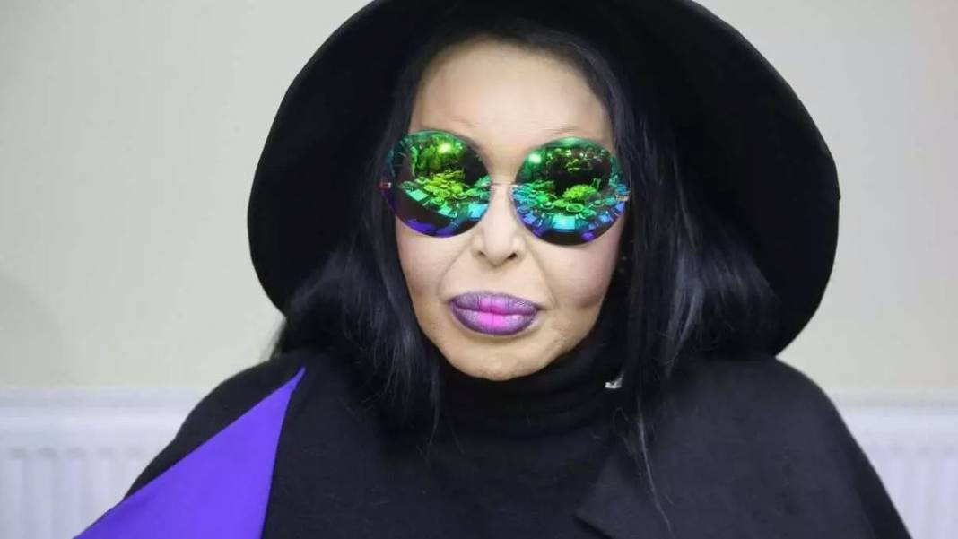 Türk Müziğinin divası Bülent Ersoy makyajsız yakalandı! Görenler tanıyamadı - Resim: 22